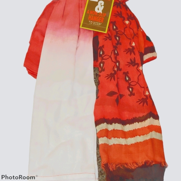 Wrapsody in Hues 2 Scarves on Non Slip Hanger - Picture 2 of 3